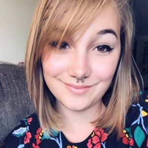 Meet your Posher, Elizabeth